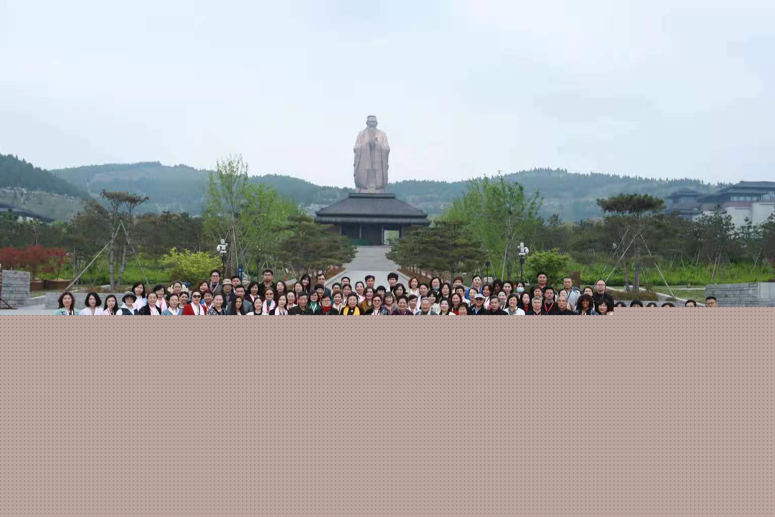 萬合恒業(yè)董事長(zhǎng)許羅軒女士受邀參加地球母親日與世界讀書日“母愛基金與母愛教育”專題活動(dòng)